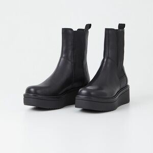 NWOT Vagabond Tara Size 39